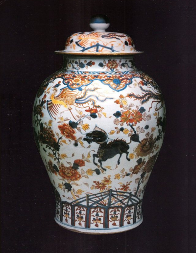 ● 清康熙● 青花矾红描金松鼠葡萄纹将军罐● 上海观复博物馆藏