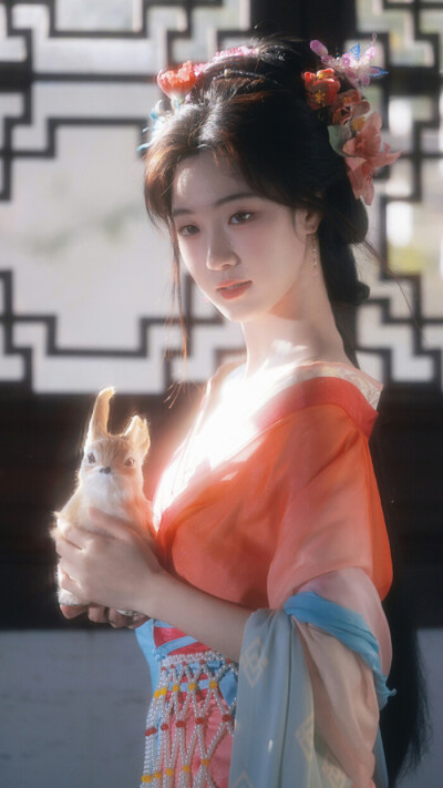 春色无多 开到蔷薇 落尽梨花.