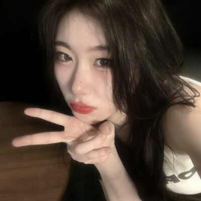 掌心叠握 交织命运的第一首诗