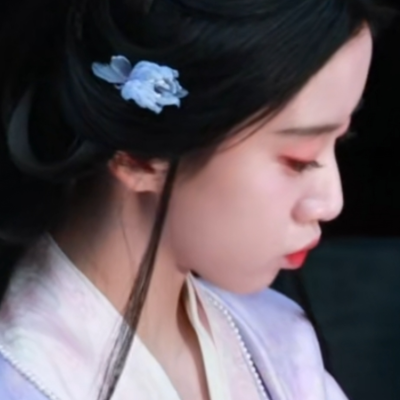 谁愿与小女子共赴江湖夜雨十年灯