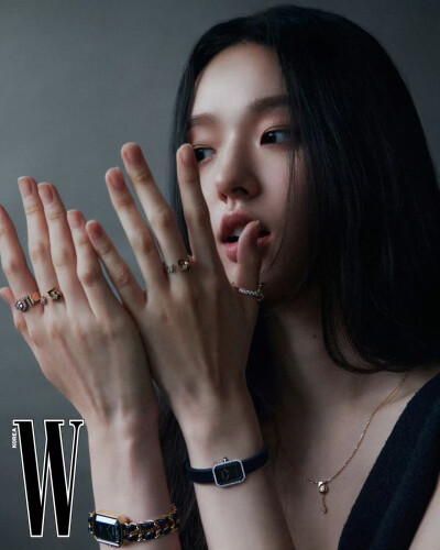 BY爱喝可乐的古娜小姐