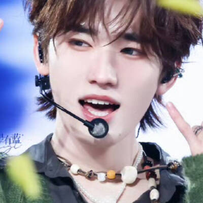 天上太阳已红扑扑