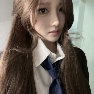 这个冬天落在我肩膀上的是雪花还是你的外套