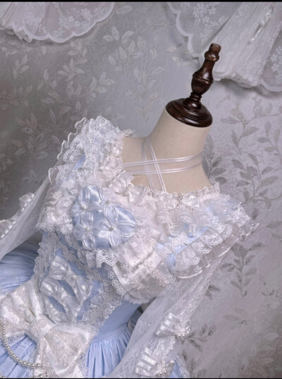 这个白紫和白蓝都超级好看的嘞，我都想要啊。这个姬袖真的太好看啦
#lo #lo安利 #lolita