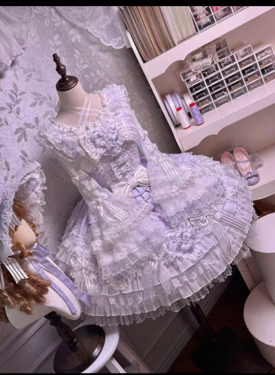 这个白紫和白蓝都超级好看的嘞，我都想要啊。这个姬袖真的太好看啦
#lo #lo安利 #lolita