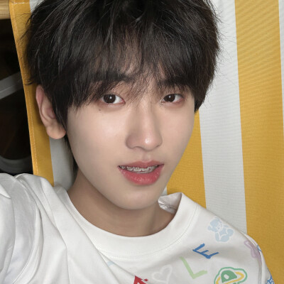 你们七个当中有七个很萌