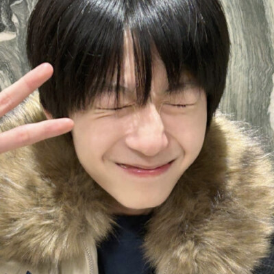 没事的，我不介意你屏蔽我，虽然你已经把我拉出来了，但我还是要说，想我请立刻找我，除了我你还想嫁给谁？今天也爱你