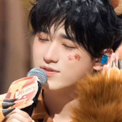 天上太阳已红扑扑