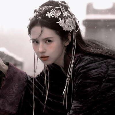 于是 我驻足
鹤男
起司名札