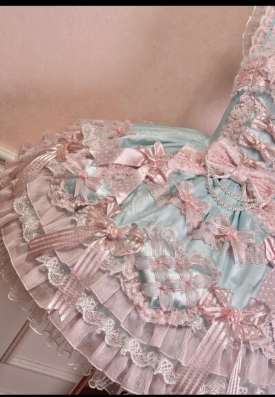 粉绿的配色真的太好看了好嘛，搭配这个bnt真的洋娃娃感十足好嘛 #lo #lo安利 #lolita