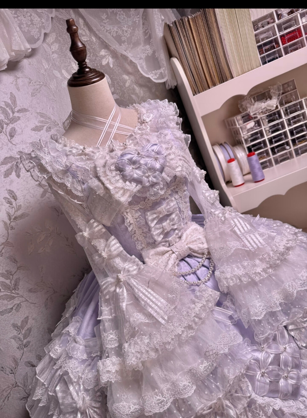 这个白紫和白蓝都超级好看的嘞，我都想要啊。这个姬袖真的太好看啦
#lo #lo安利 #lolita