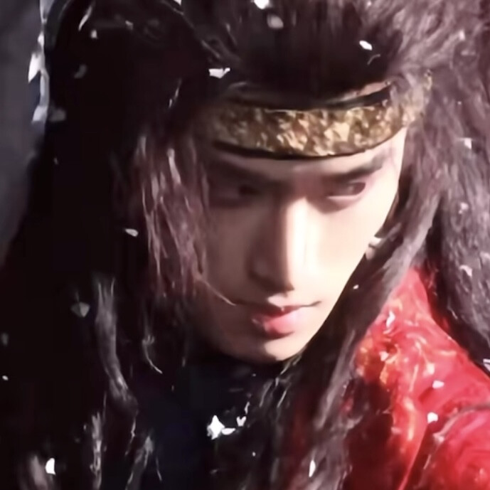 你低头欲说还休