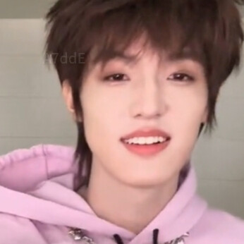 你把我心搞得一团乱还在那里装可爱⁃ ⩊ ⁃