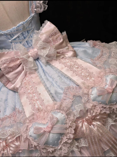 这个蓝粉配色这也太好看了吧，超级华丽的花嫁款真绝啦#lo#lo安利#lolita