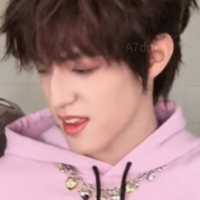 你把我心搞得一团乱还在那里装可爱⁃ ⩊ ⁃