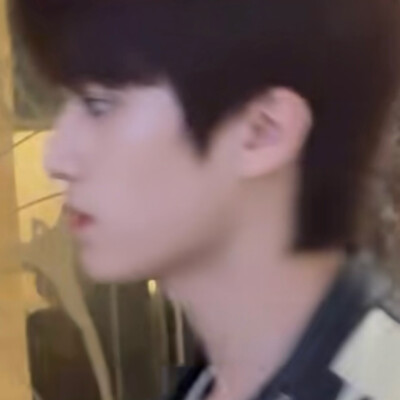 ‎爱是想触碰又收回的手（这组我修了很久单收使用吧）