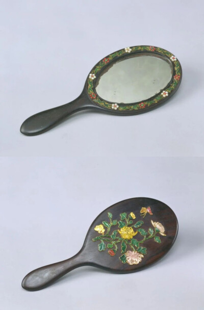 ▲ [晚清] 硬木嵌料石把镜清晚期，通长29厘米
故宫博物院藏