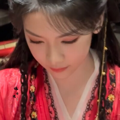 不信神佛 却苦涩你水目的瞳