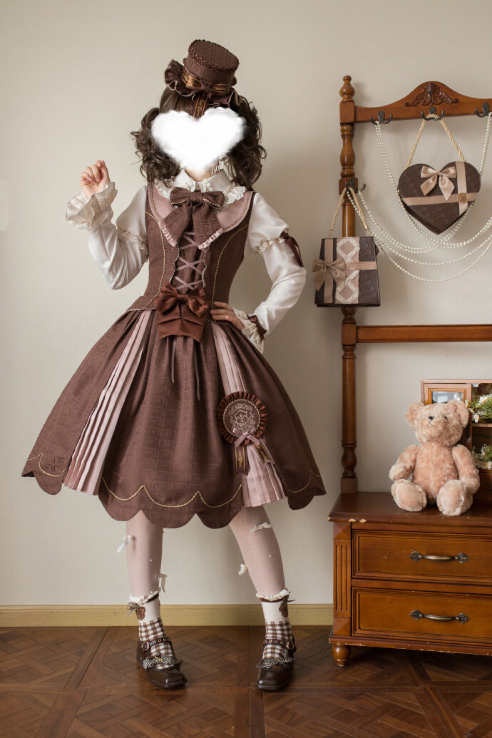 往那一站跟个巧克力小蛋糕似的，好喜欢ag家的新品设计啊