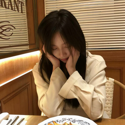 女生头像：众口难调，开心就好