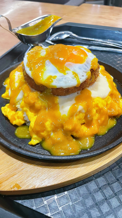 铁板汉堡蛋包饭