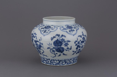 △ 明永乐 青花折枝花果纹罐（糊米底）观复博物馆 藏