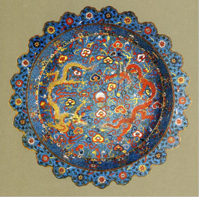 明晚期
铜胎掐丝珐琅双龙戏珠纹花口圆盘