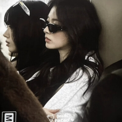 坐在你身边看云