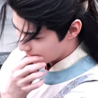 我发现每天欣赏周槐的美照会很舒服