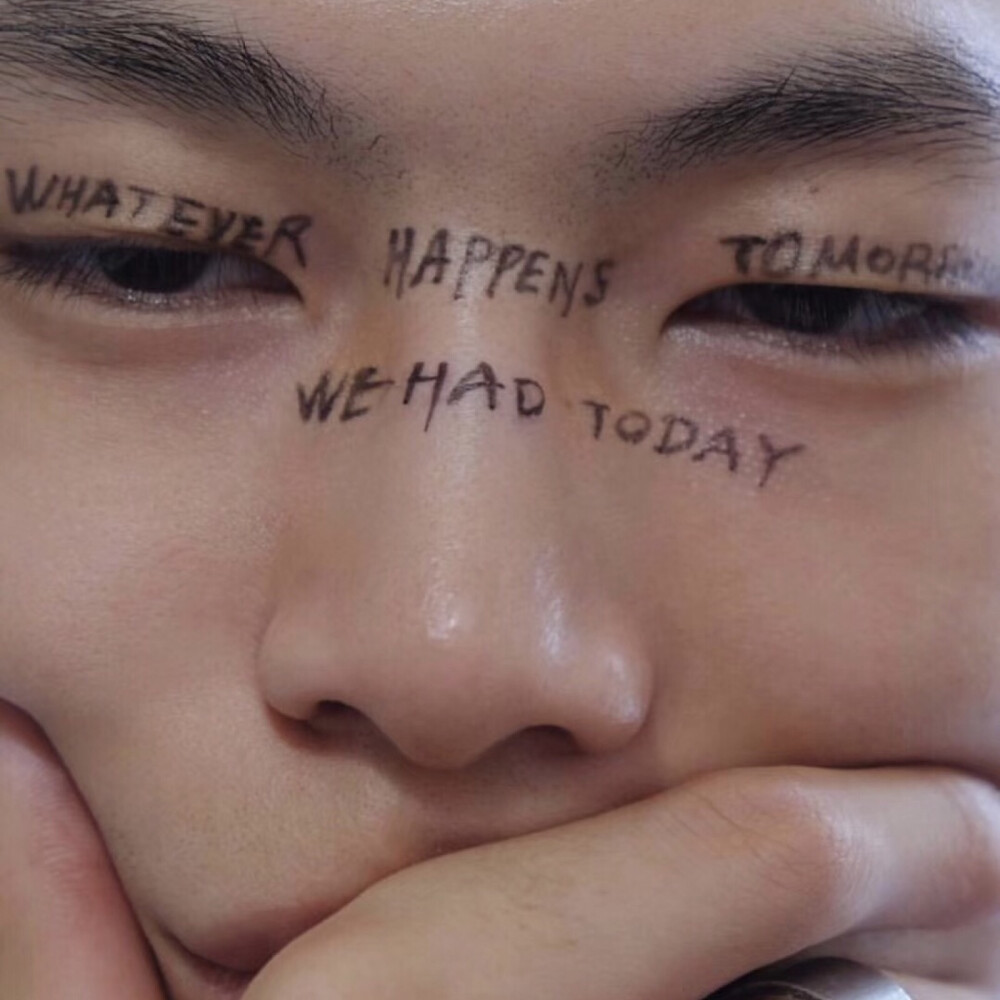 男头
比起虚晃的幸福 长久的平静显然更有意义
