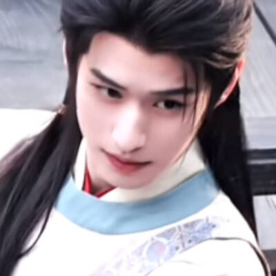 我发现每天欣赏周槐的美照会很舒服