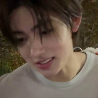 她在零几年时走的 我算屋头最小的