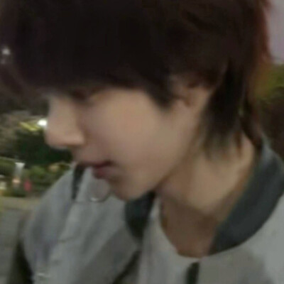 疼痛像一枚巨大的钉