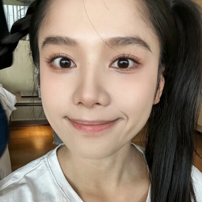 此女自拍大放送，走过路过不要错过！