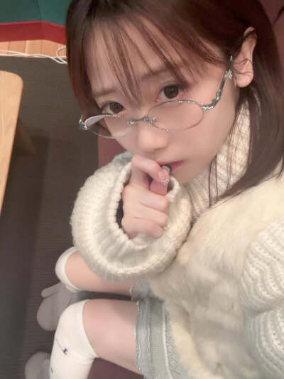 可爱眼镜凛