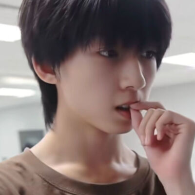 无聊到去看以前的物料了