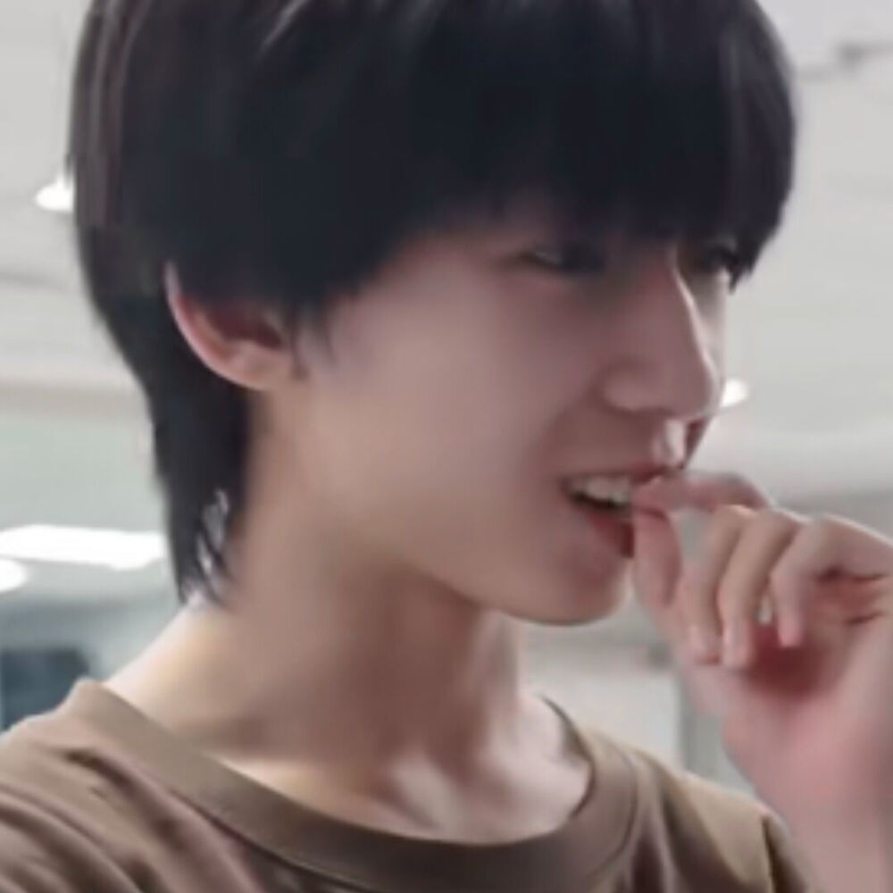 无聊到去看以前的物料了