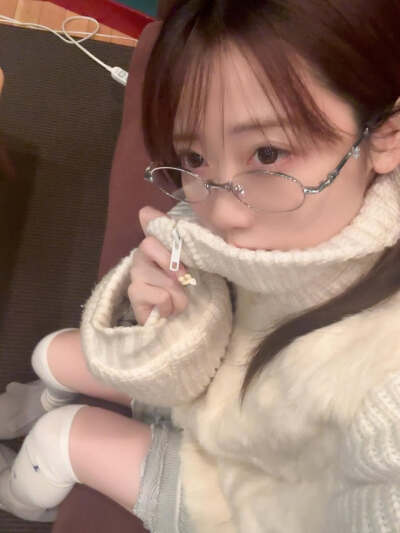 可爱眼镜凛