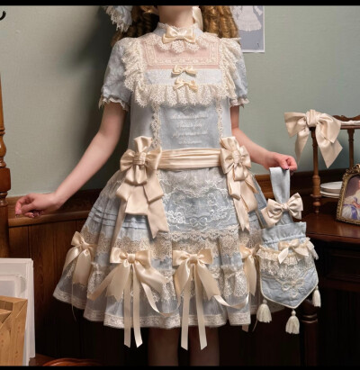 不是吧，这个蓝广配色，低腰洋娃娃感，属实是拿捏到啦，嘻嘻#lo#lo安利#lolita