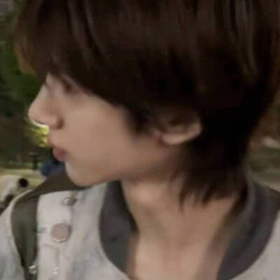 疼痛像一枚巨大的钉