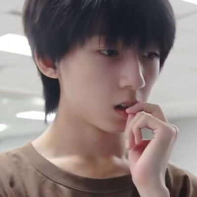 无聊到去看以前的物料了