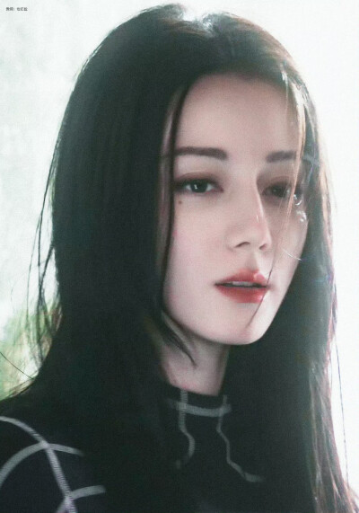 - 迪丽热巴 / 聂九罗 。