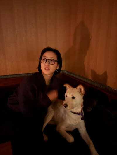 BY爱喝可乐的古娜小姐 韩国 金高银