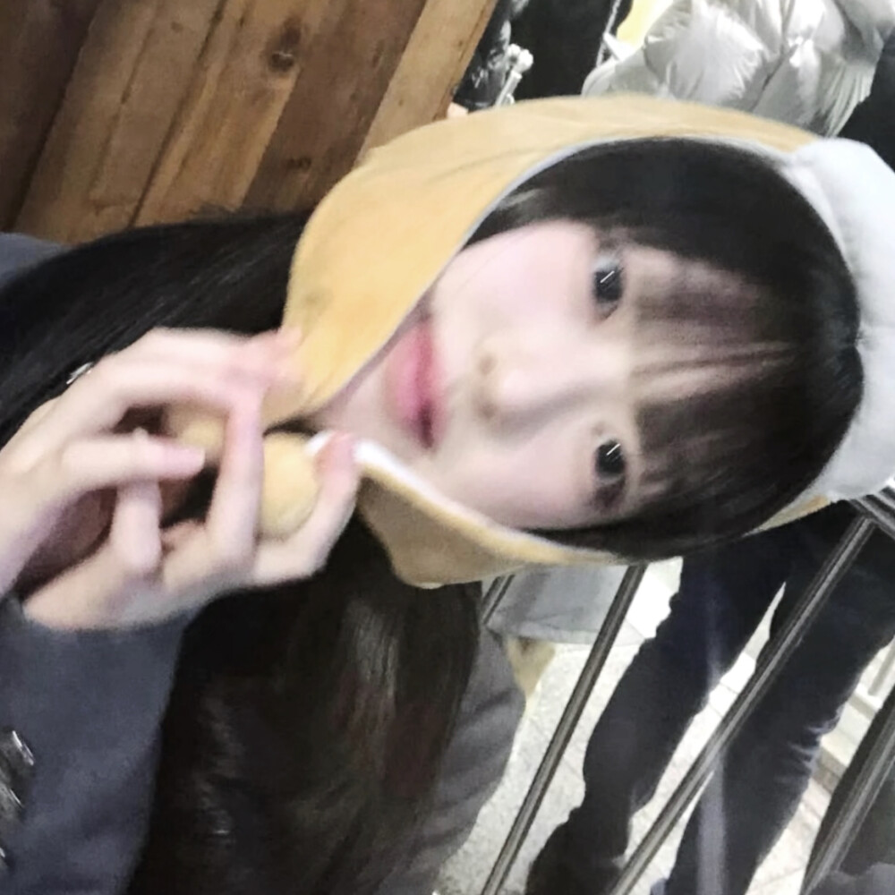 Live in a strawnerry world