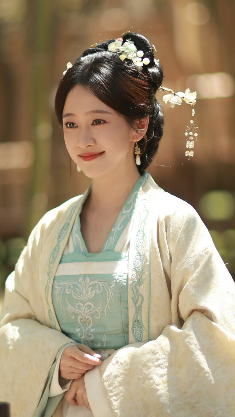 穿荒年，我带四崽成首富 刘美含