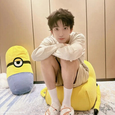 黄子弘凡