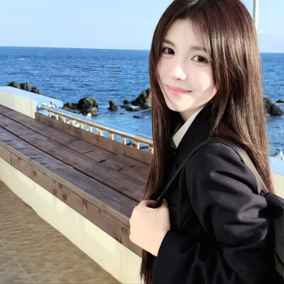 Live in a strawnerry world