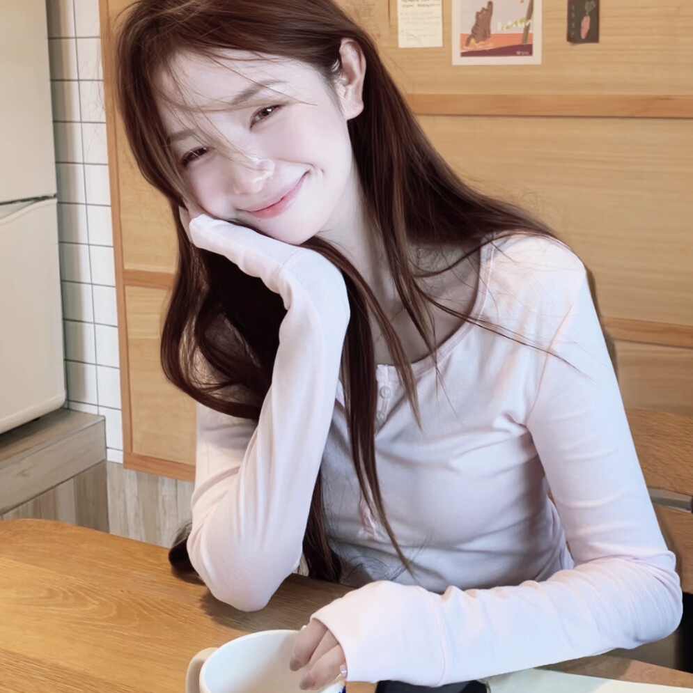 Live in a strawnerry world