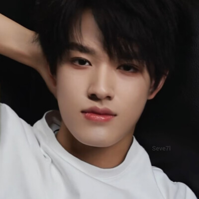 给你个东西，你要不要？就是我。你要不要？不要也得给我要着