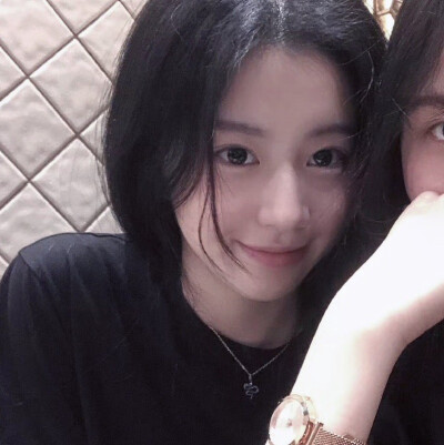 十七岁的我总爱傻笑着抬头看你说